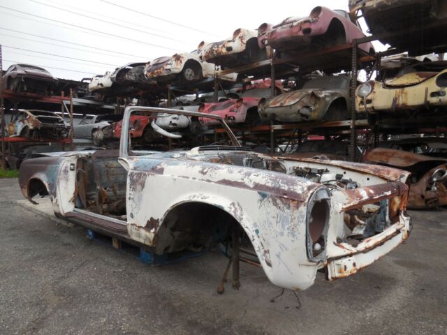 1967 Mercedes Benz 250SL Pagoda 113 250 SL Project Car for Parts or Restoration 1967 Mercedes-Benz SL-Class 250SL Pagoda 113 250 SL Project