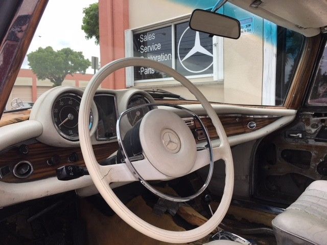 1967 Mercedes-Benz 200-Series - photo 8