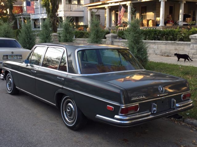 1967 Mercedes-Benz 300-Series 109.015 w. M189 Motor in Graphite Grey w.Red int. - photo 3