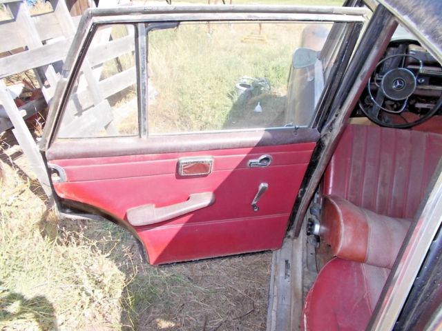 1967 Mercedes-Benz 200-Series - photo 11