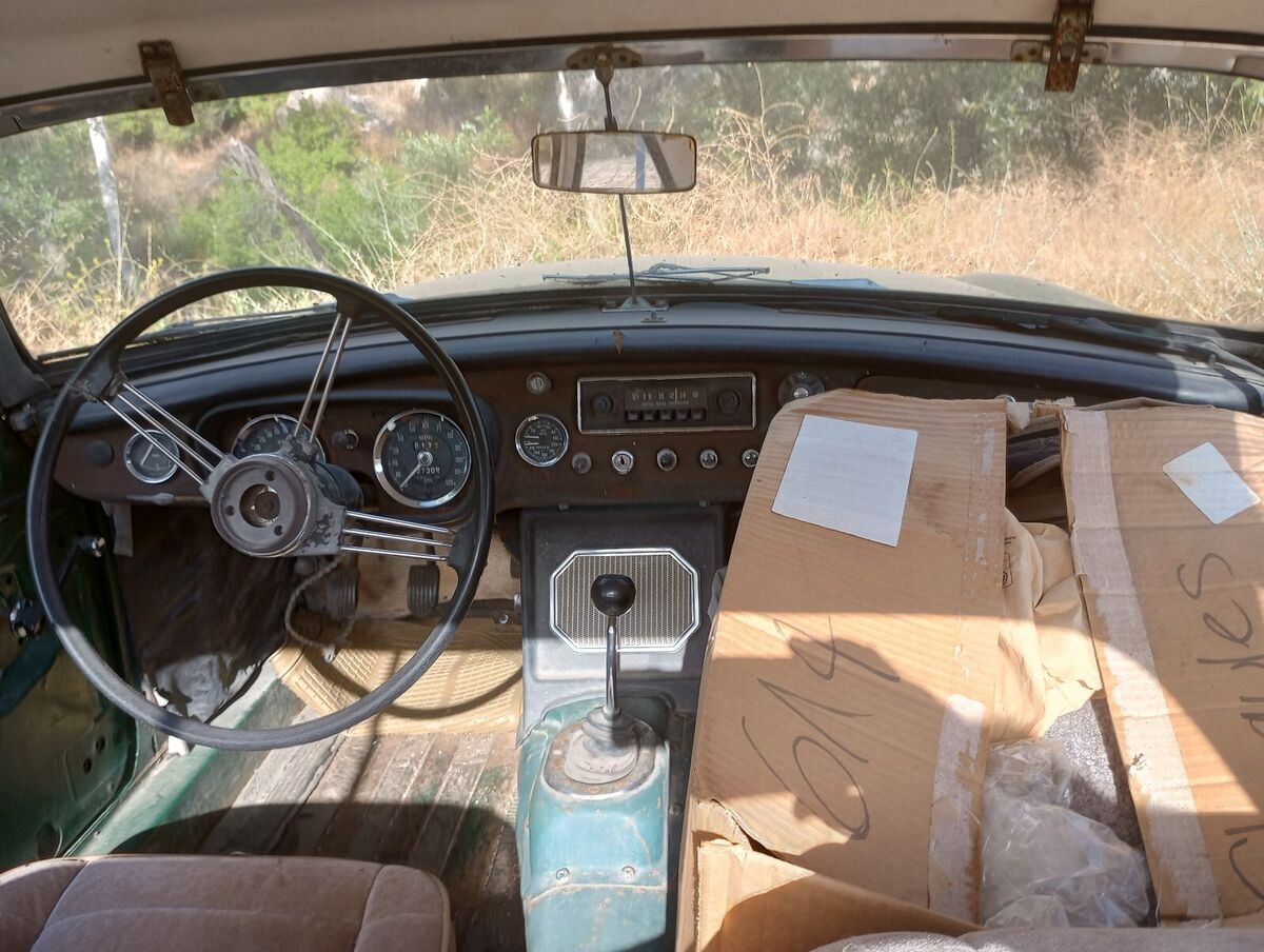 1967 MG B - photo 9