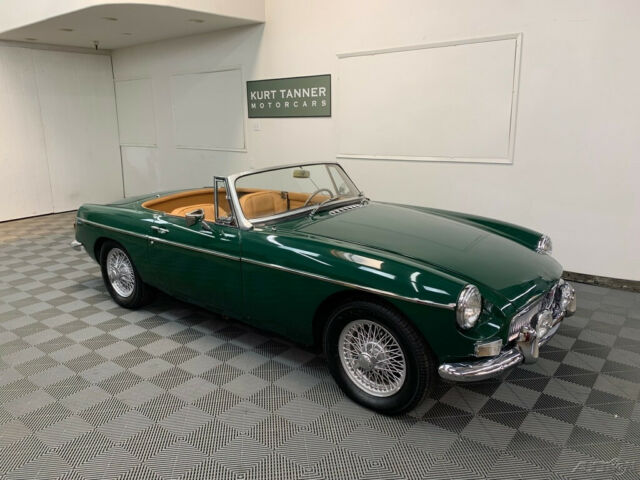 1967 MG B ROADSTER. NICELY RESTORED CAR IN PERFECT COLORS. 4-SPEED. WIRE WHEELS. 1967 MG MGB 1967 MG B ROADSTER. 4-SPEED. WIRE WHEELS.