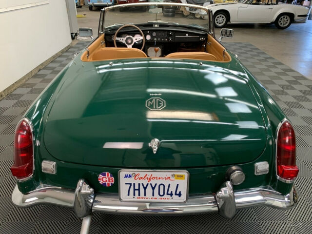 1967 MG MGB 1967 MG B ROADSTER. 4-SPEED. WIRE WHEELS. - photo 10