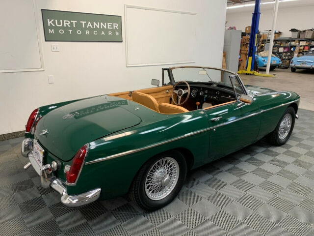1967 MG MGB 1967 MG B ROADSTER. 4-SPEED. WIRE WHEELS. - photo 7