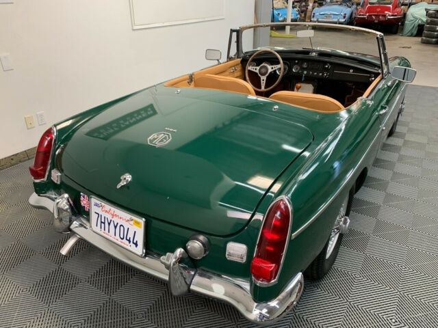 1967 MG MGB 1967 MG B ROADSTER. 4-SPEED. WIRE WHEELS. - photo 9