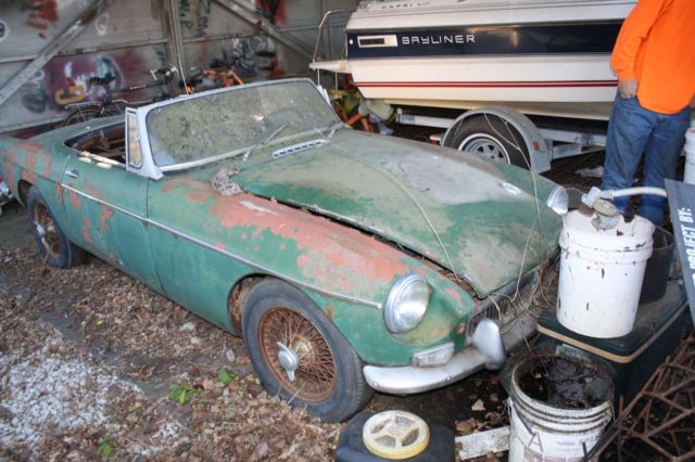 1964 MG MGB barn find - photo 2