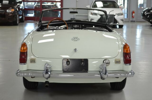 1967 MG MGB - photo 10