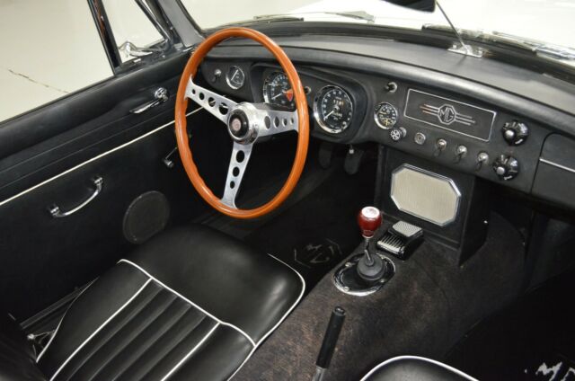 1967 MG MGB - photo 11