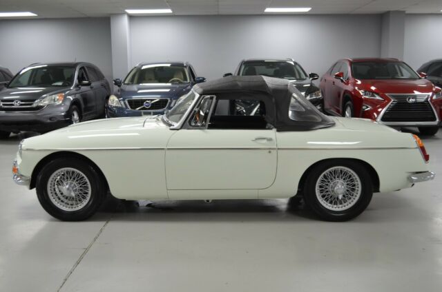 1967 MG MGB - photo 4