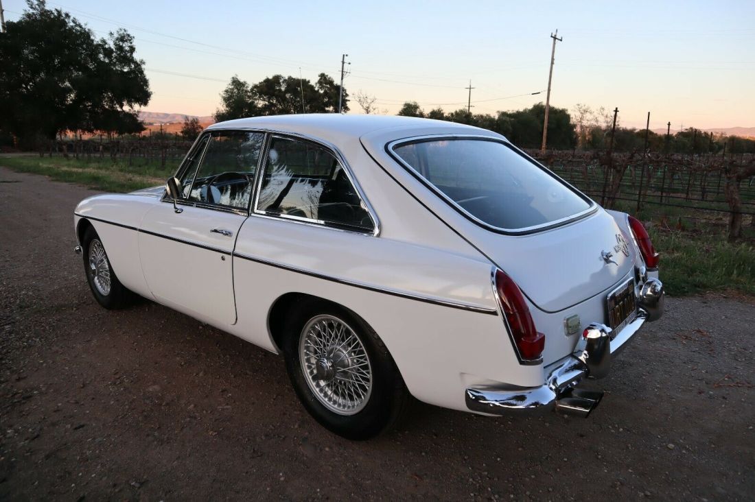 1967 MG MGB RESTORED LIFETIME CALIFORNA MGB-GT - photo 4