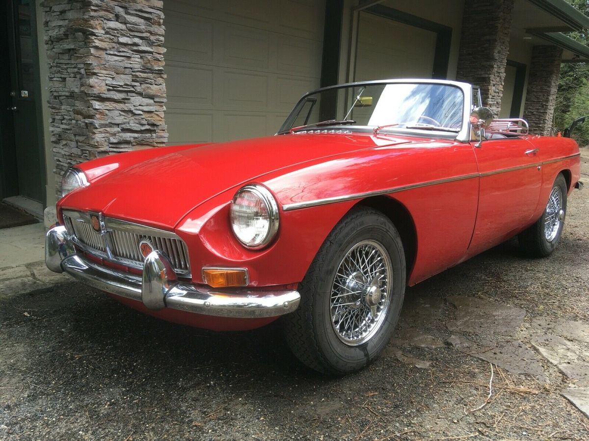 1967 MGB Mark I with Overdrive Gearbox, Wire Wheels 1967 MG MGB