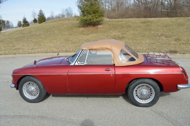 1967 MG MGB - photo 2