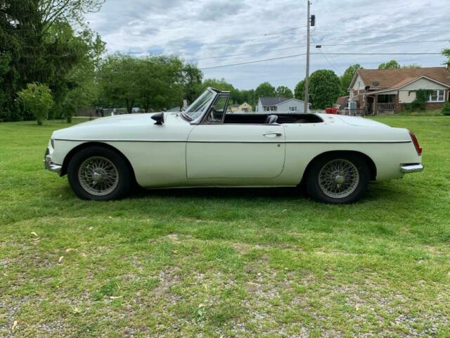 1967 MG MGB - photo 3