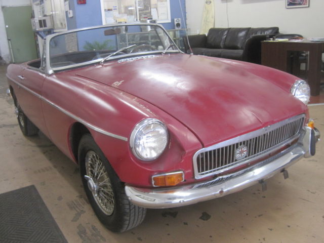 1967 MG MGB - photo 2