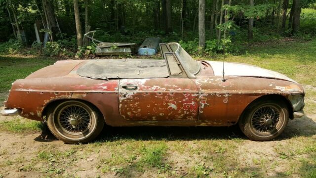 1967 MGB Roadster Convertible, Ambitious Renovation or Parts Car 1967 MG MGB
