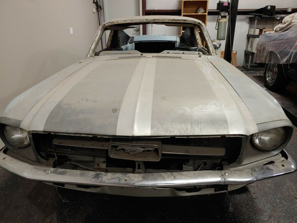 1967 mustang fastback S code 390, 4 speed, roller project car. 1967 Ford Mustang