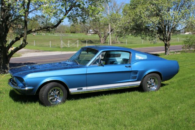 1967 mustang GT fastback 4 speed concourse, rotisserie restoration 1967 Ford Mustang