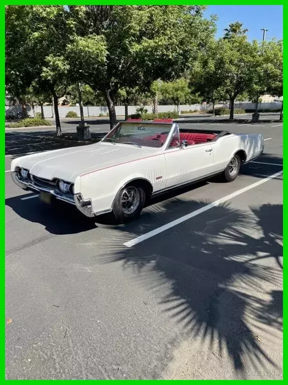 1967 Oldsmobile 400cc V8 Engine Odometer Reads 46,850 Miles 1967 Oldsmobile 442 442 2Dr Convertible