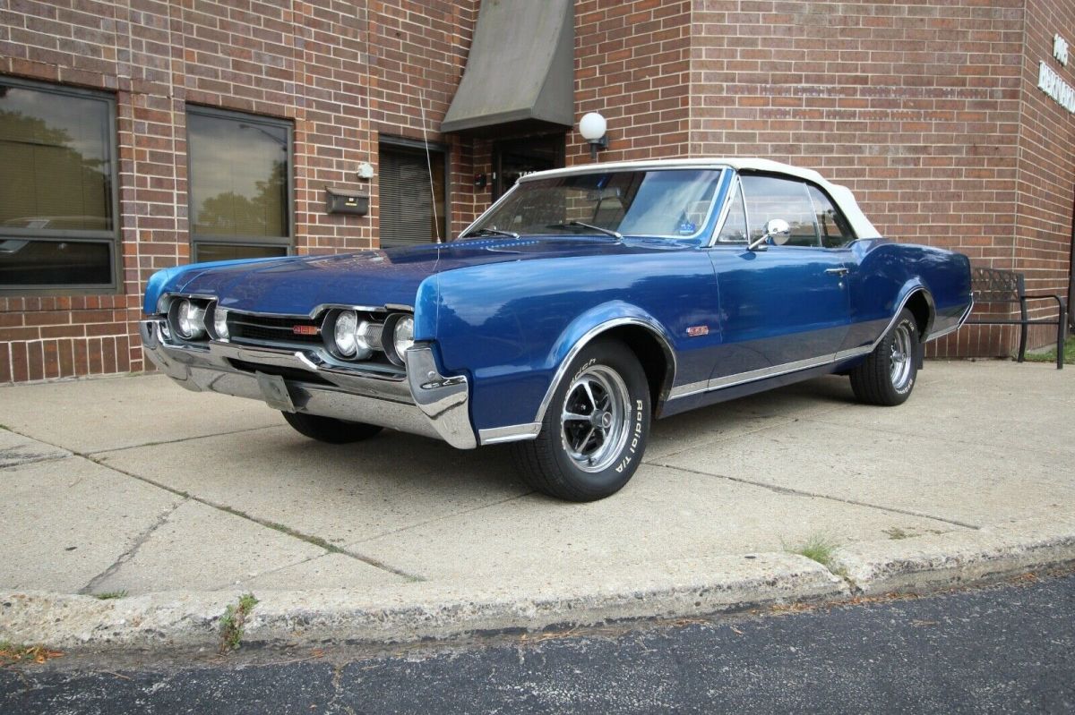 1967 Oldsmobile 442 Convertible - Cutlass 442 - 400 V8 Automatic Buckets Console 1967 Oldsmobile 442 Convertible