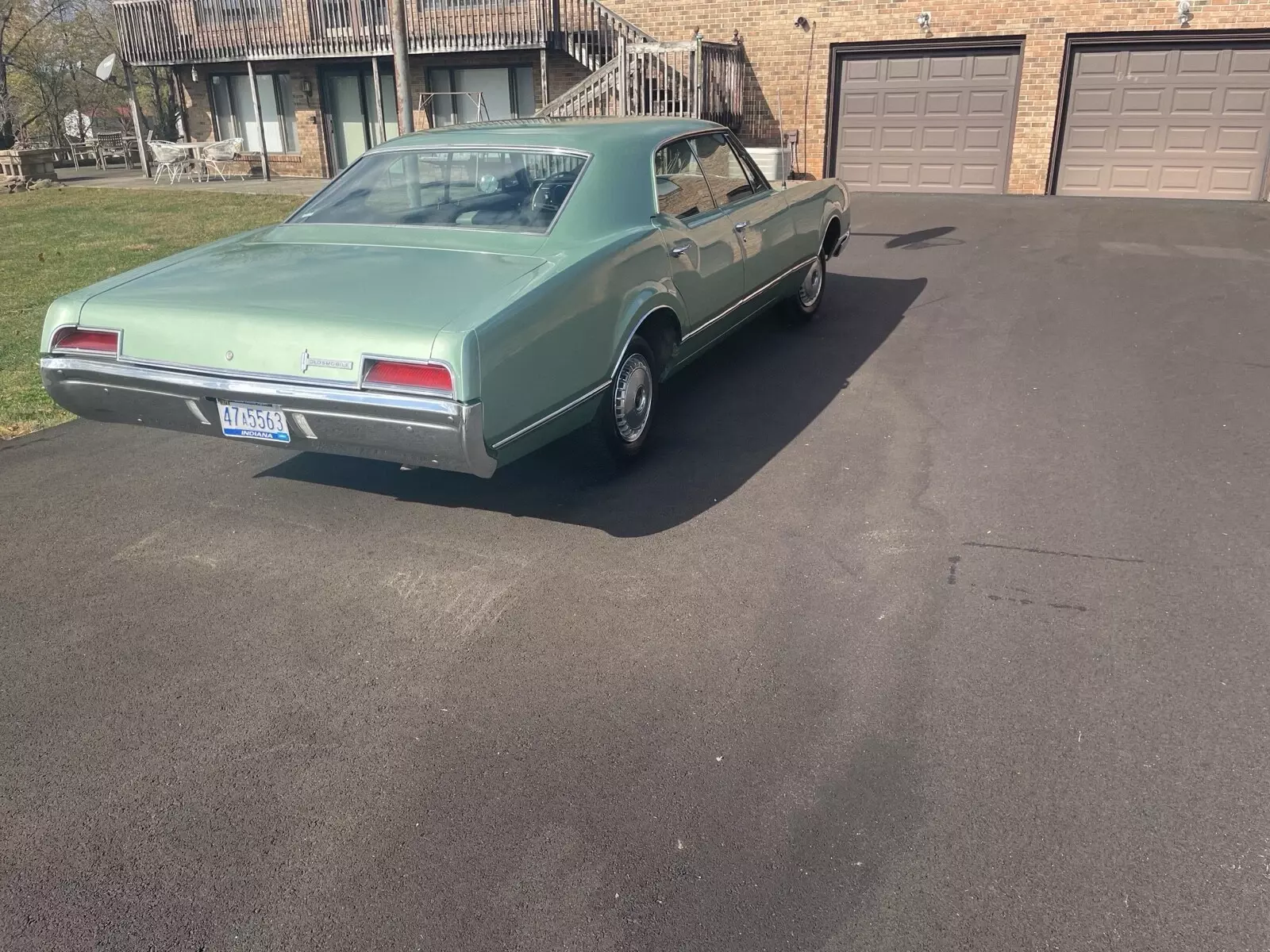 1967 Oldsmobile 88 green - photo 2