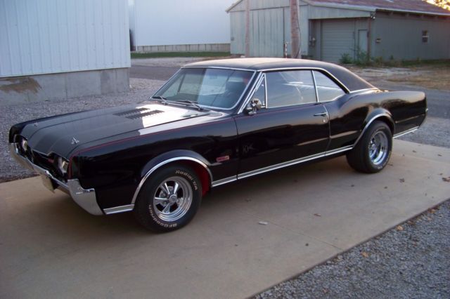 1967 Oldsmobile Cutlass 442 W30 Resto Mod Frame Off Black 455 Muncie 4 speed 67 1967 Oldsmobile Cutlass 442