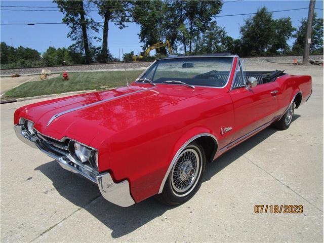 1967 Oldsmobile Cutlass 2-door convertible - photo 3