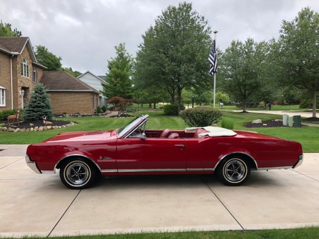 1967 Oldsmobile Cutlass Convertible - photo 2