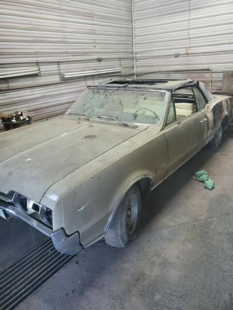 1967 Oldsmobile Cutlass Convertible - No Reserve! 1967 Oldsmobile Cutlass