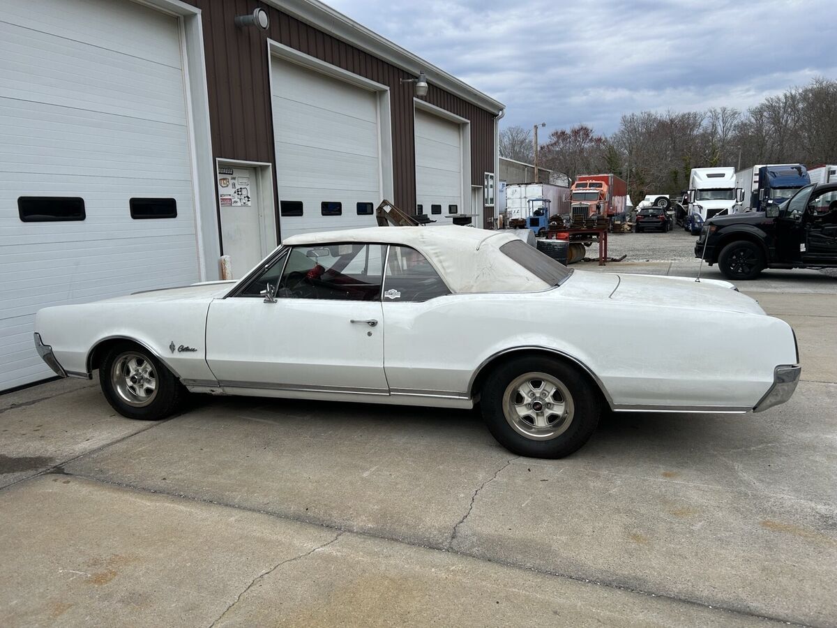 1967 Oldsmobile Cutlass - photo 2