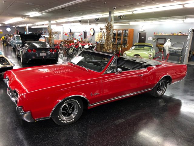1967 Oldsmobile Cutlass S Convertible Classic Collectible Muscle Car 1967 Oldsmobile Cutlass Supreme