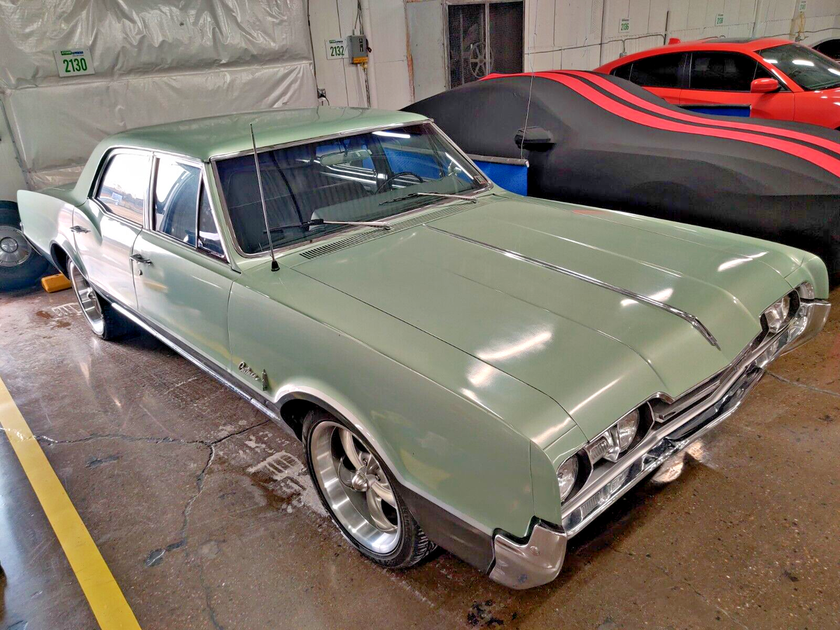 1967 Oldsmobile Cutlass - photo 2