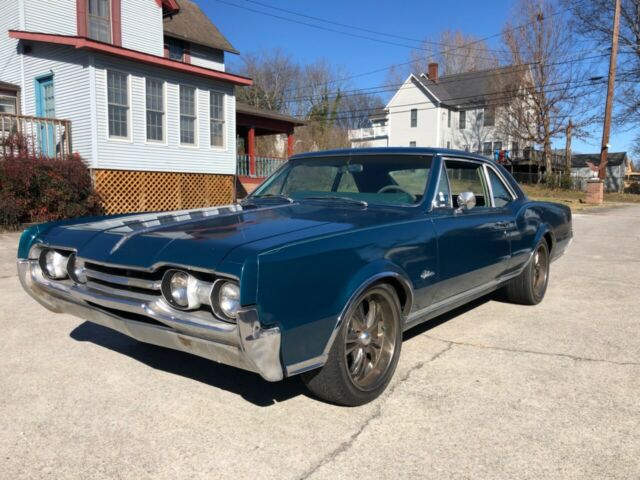 1967 Oldsmobile Cutlass Sport coupe - photo 2