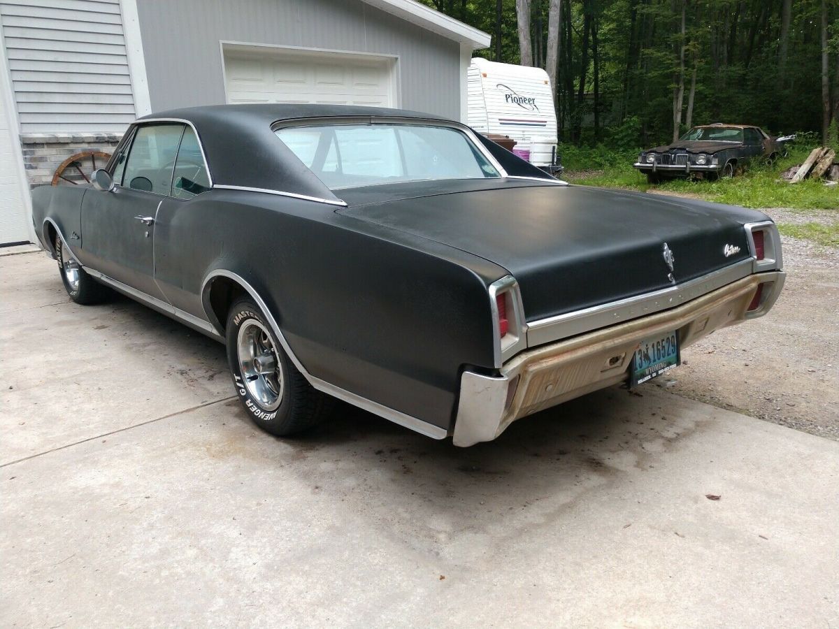 1967 Oldsmobile Cutlass Supreme Holiday Coupe - photo 5