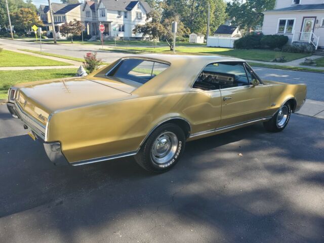 1967 Oldsmobile Cutlass Hurst Olds Gold Edition - photo 11