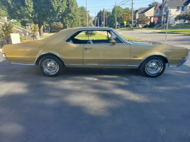 1967 Oldsmobile Cutlass Hurst Olds Gold Edition - photo 12