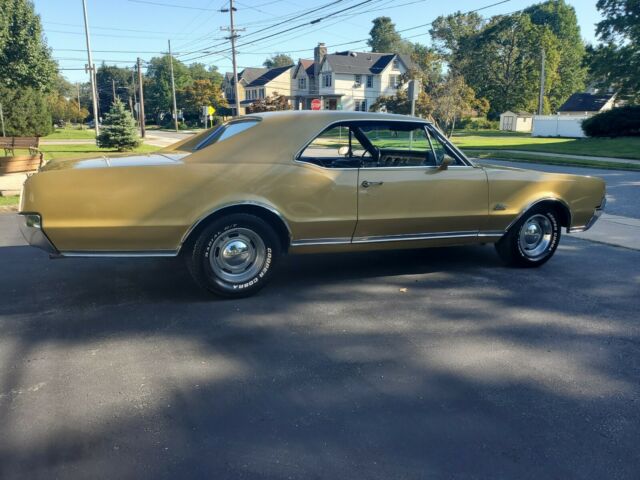 1967 Oldsmobile Cutlass Hurst Olds Gold Edition - photo 13