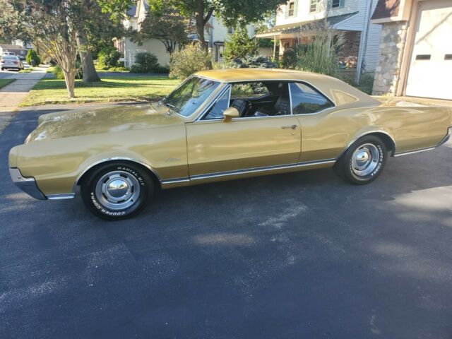 1967 Oldsmobile Cutlass Hurst Olds Gold Edition - photo 3