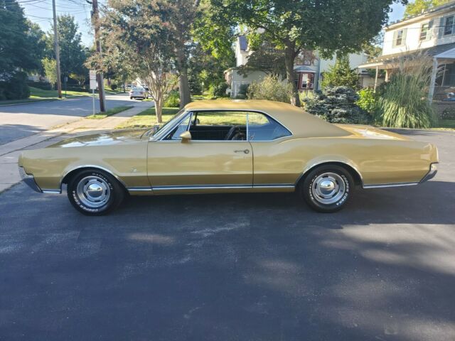 1967 Oldsmobile Cutlass Hurst Olds Gold Edition - photo 6
