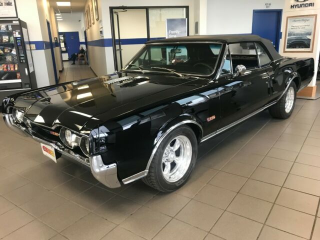 1967 Oldsmobile Cutlass w/ 442 Package - SHOWROOM CONDITION! 1967 Oldsmobile Cutlass Supreme 442