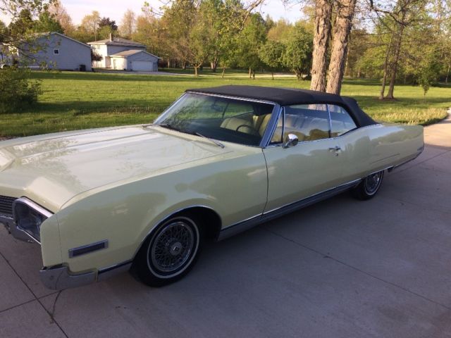 1967 OLDSMOBILE NINETY EIGHT CONVERTIBLE 28,000 MILES 1967 Oldsmobile Ninety-Eight CONVERTIBLE