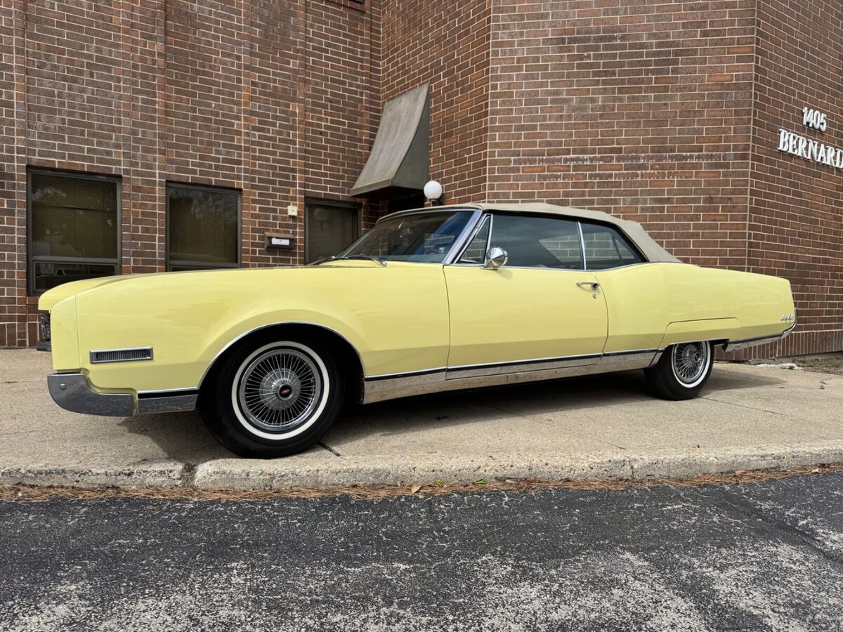 1967 Oldsmobile Ninety-Eight Convertible - photo 2