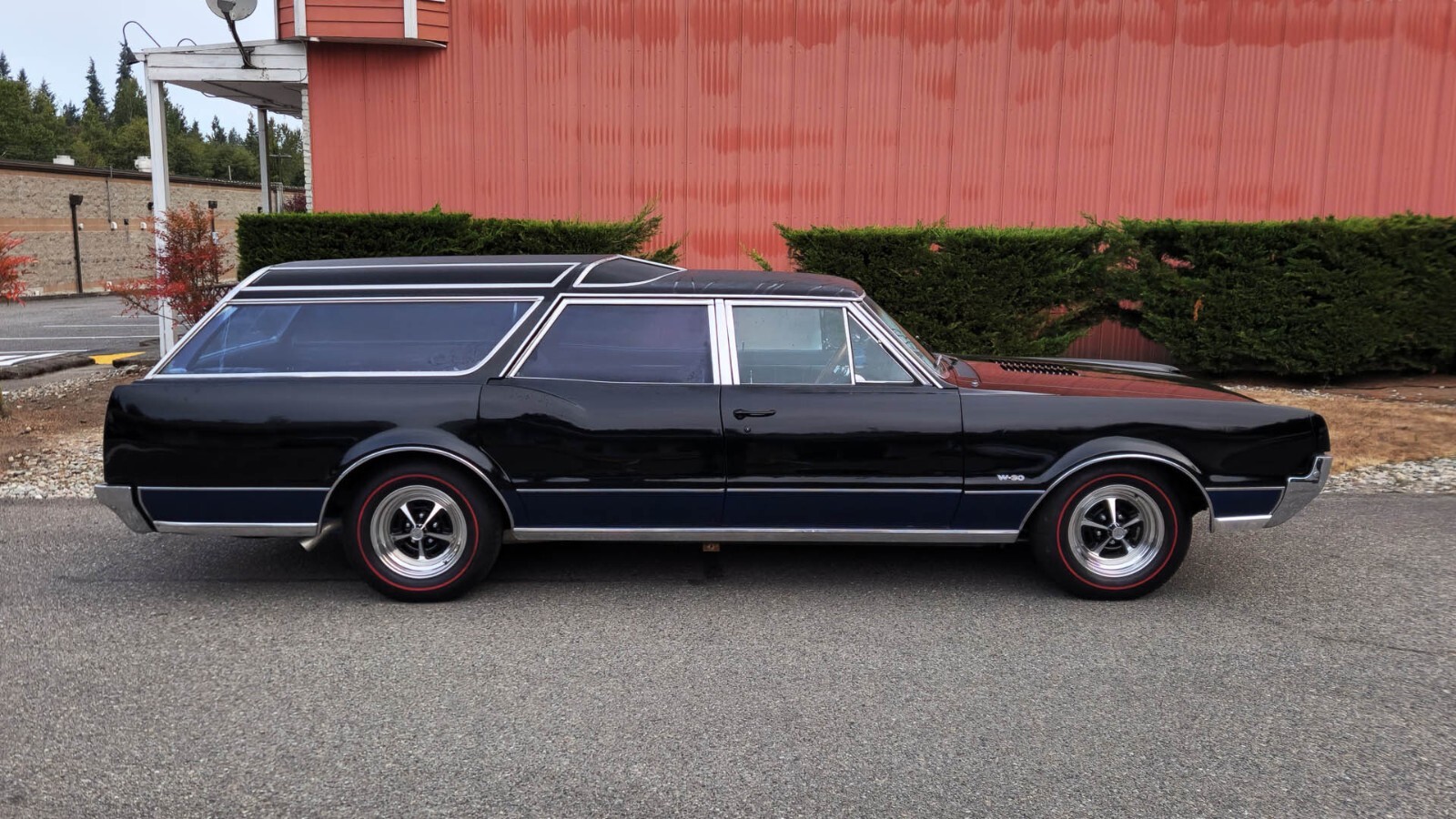 1967 Oldsmobile Vista Cruiser Wagon - photo 2