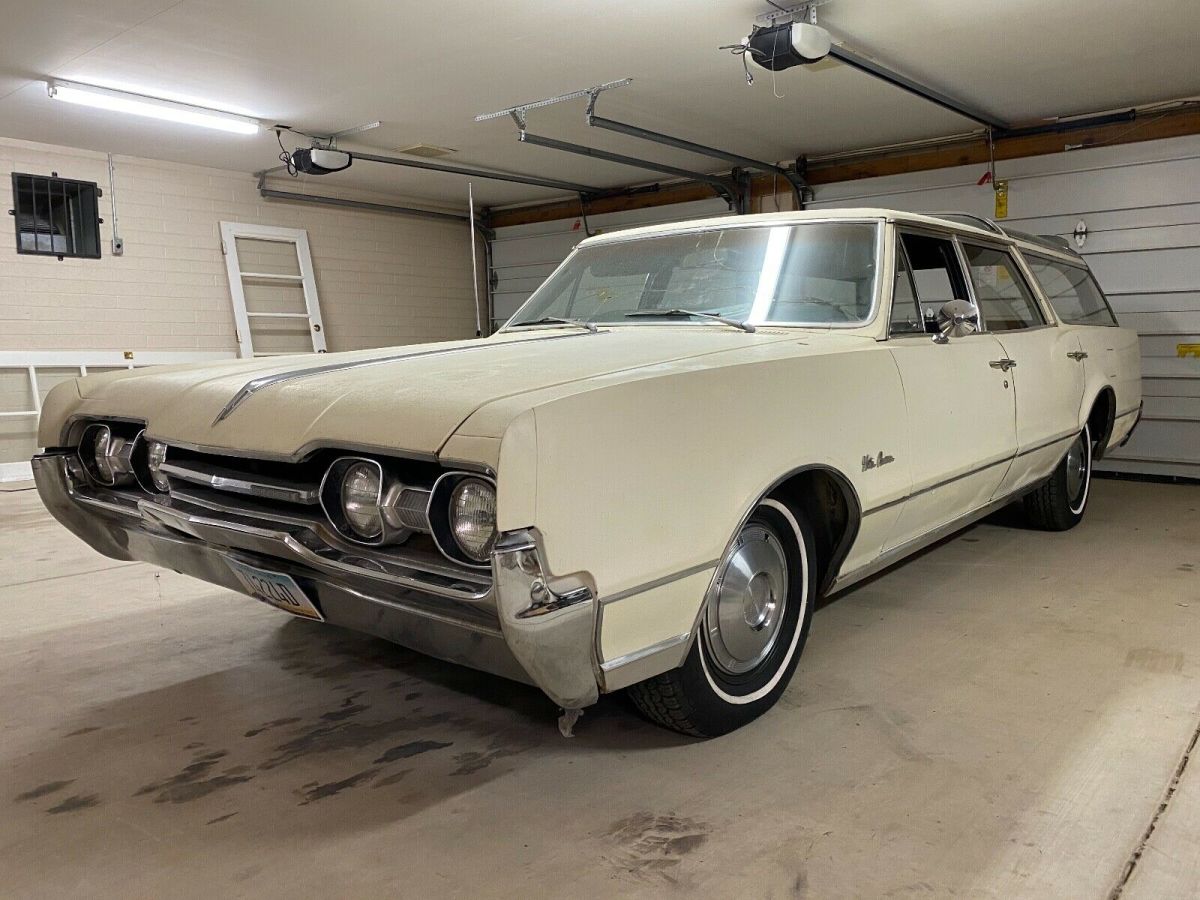 1967 Oldsmobile Vista Cruiser wagon - Vintage original! 1967 Oldsmobile Custom Cruiser Vista Cruiser Wagon