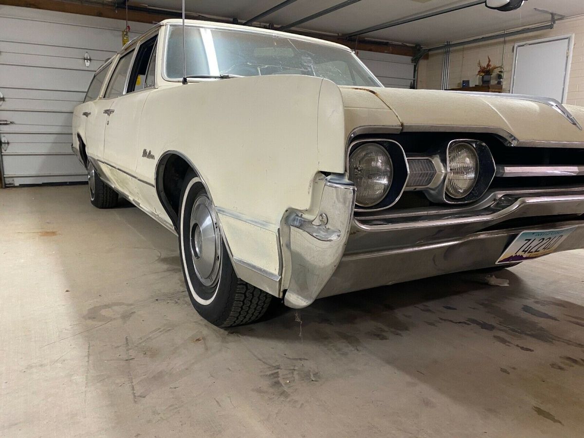 1967 Oldsmobile Custom Cruiser Vista Cruiser Wagon - photo 6