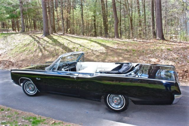 1967 Plymouth Fury Series III - photo 2