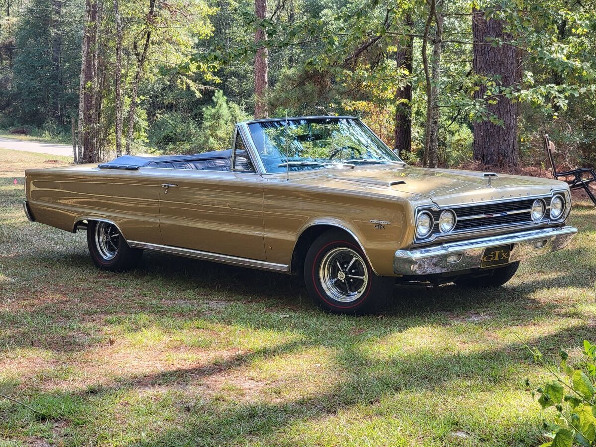 1967 Plymouth GTX Convertible, 440 V-8, Automatic, Console, Bucket Seat Interior 1967 Plymouth GTX