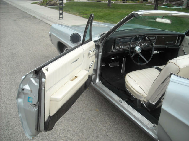 1967 Pontiac Bonneville conv - photo 10