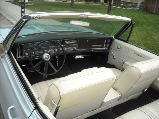 1967 Pontiac Bonneville conv - photo 11