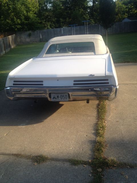 1967 Pontiac Grand Prix - photo 2