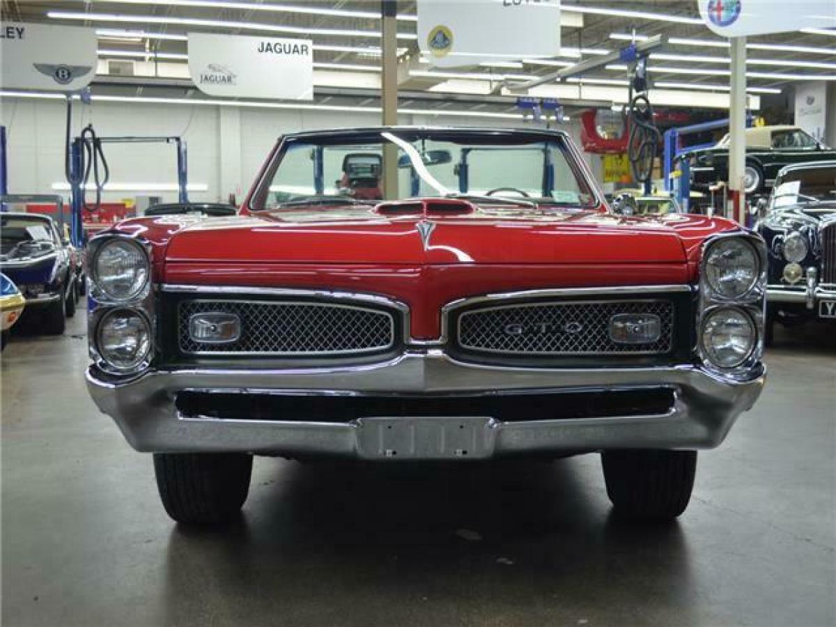 1967 Pontiac GTO Convertible - photo 2